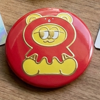 オリジナル箔盛缶バッジ」商品詳細情報はこちら／オリジナルグッズ制作